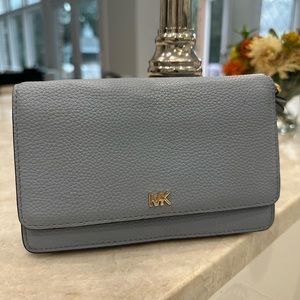 Michael Kors Pebble Leather Crossbody baby blue - no strap